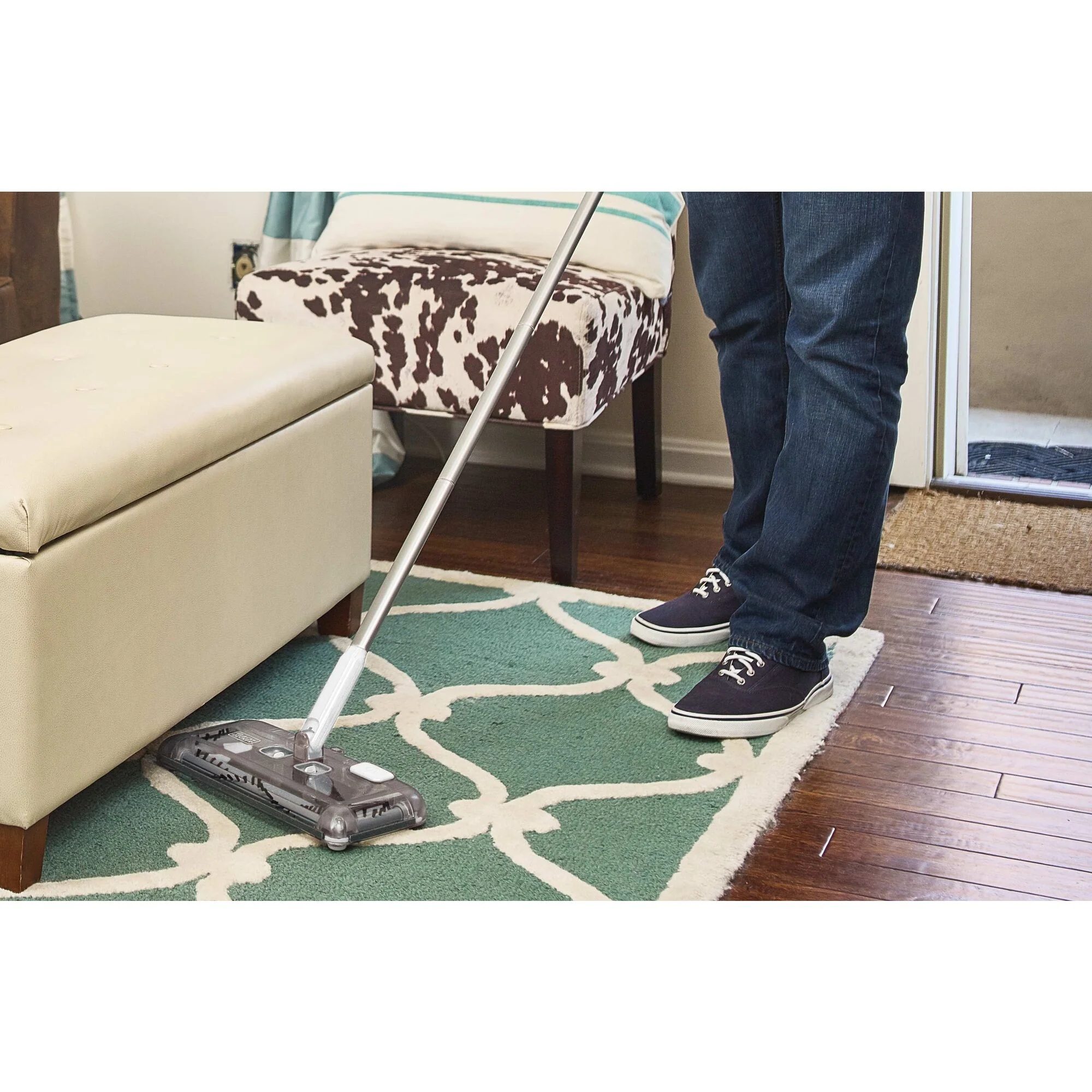 50 Minute Powered Floor Sweeper, Self Standing, Charger Included