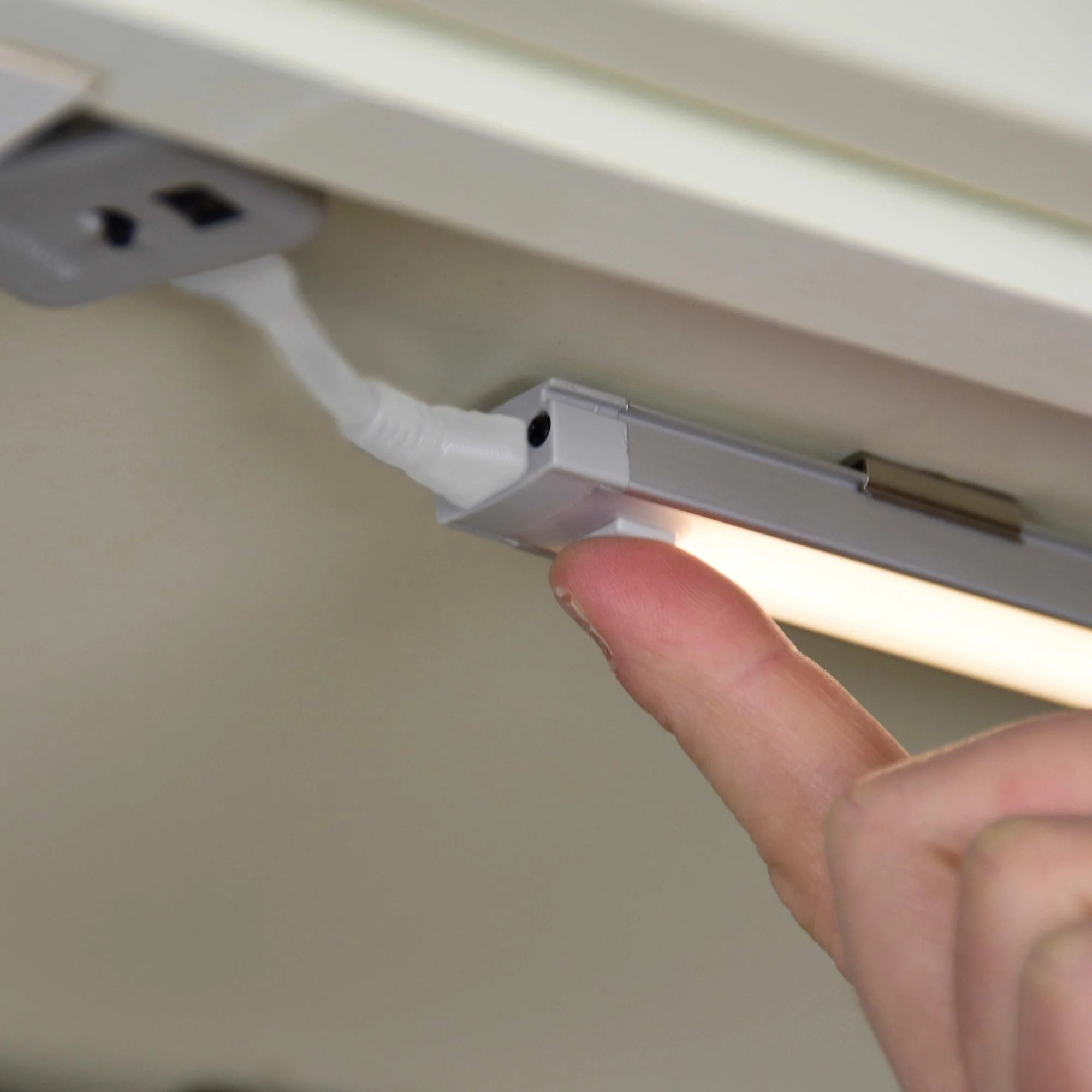 1-Bar Led Under Cabinet Lighting Kit, Warm White, 9"
