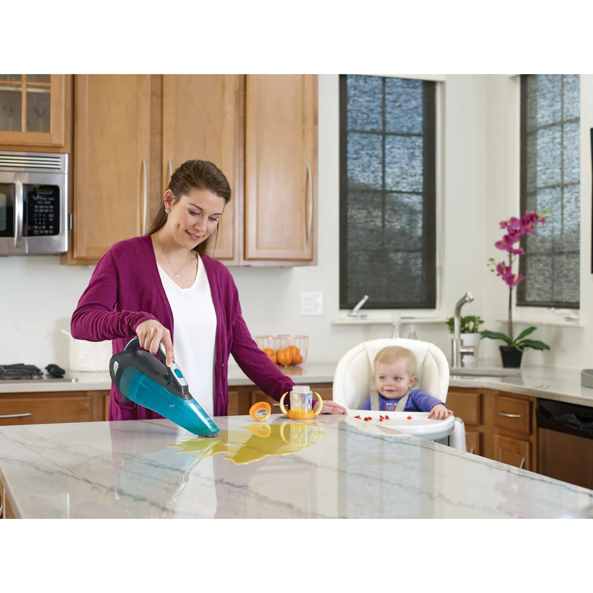 485-dustbuster-advancedclean-cordless-wet-dry-handheld-vacuum-2.webp dustbuster® AdvancedClean™ Cordless Wet/Dry Handheld Vacuum