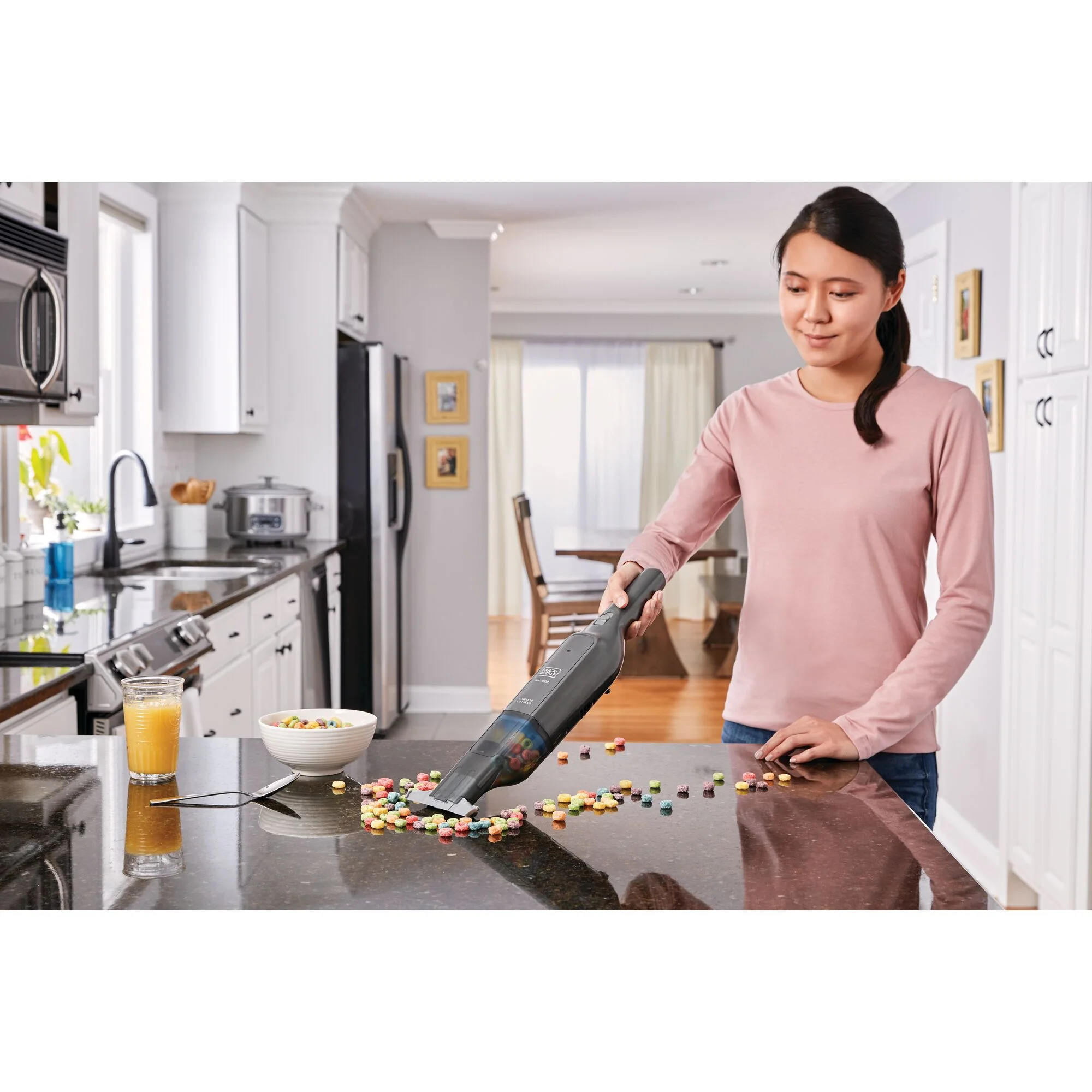 12V MAX* dustbuster® Hand Vacuum AdvancedClean™, 3X Suction Power