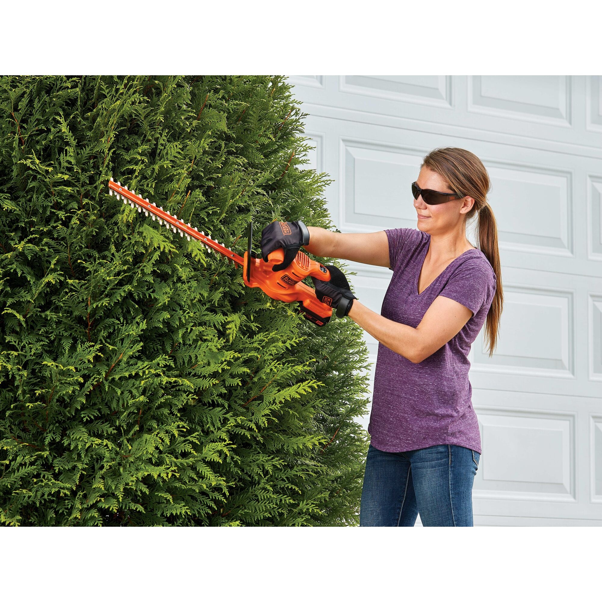 20V MAX* POWERCONNECT™ Cordless Hedge Trimmer, Battery and Charger Included