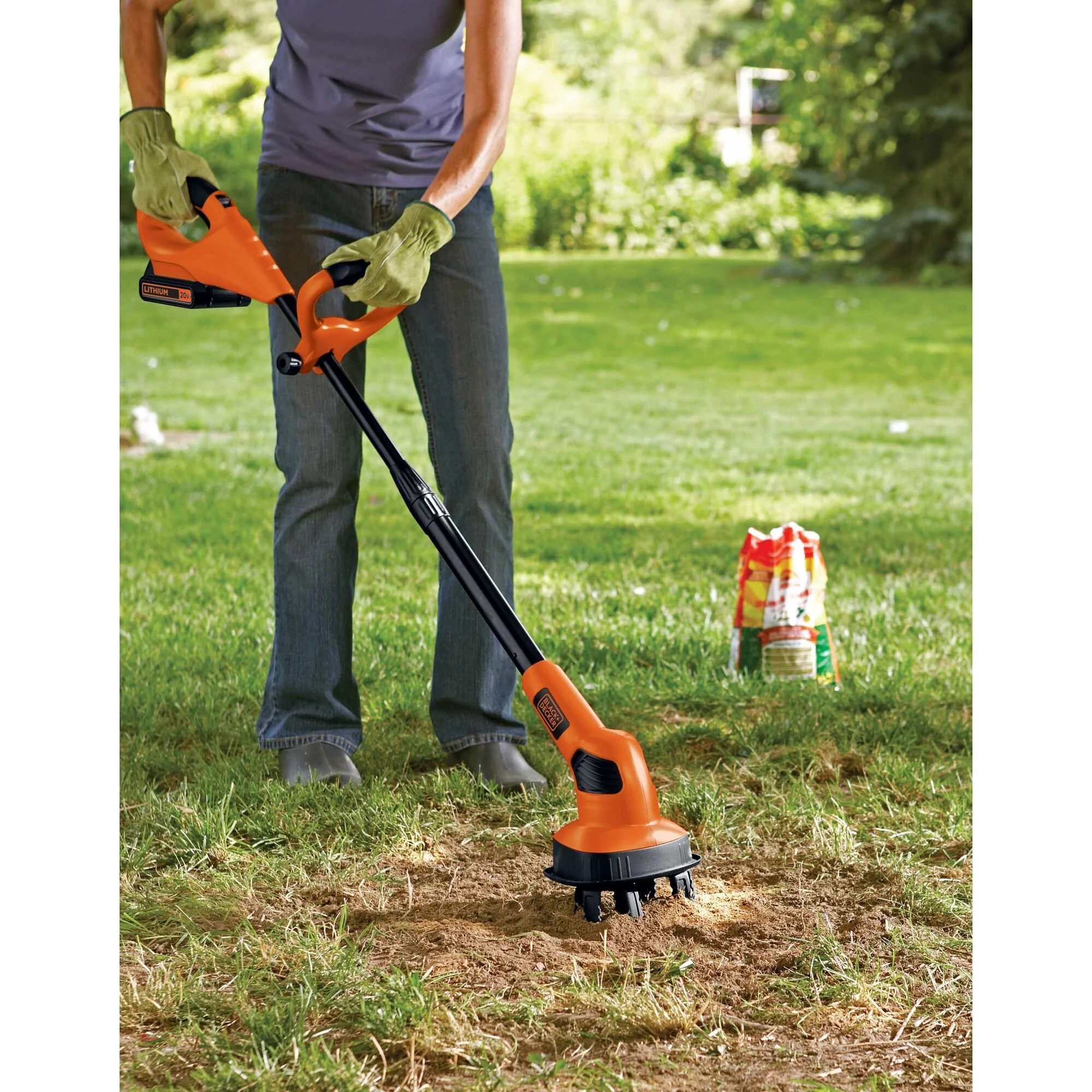 63-20v-max-powerconnect-cordless-garden-cultivator-battery-and-charger-included-3.webp 20V MAX* POWERCONNECT™ Cordless Garden Cultivator, Battery and Charger Included