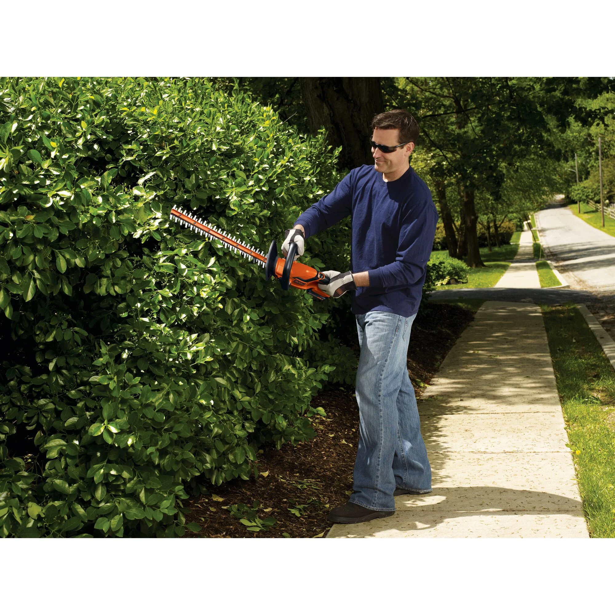 71-20v-max-powerconnect-cordless-22-inch-hedge-trimmer-battery-and-charger-included-2.webp 20V MAX* POWERCONNECT™ Cordless 22 Inch Hedge Trimmer, Battery and Charger Included
