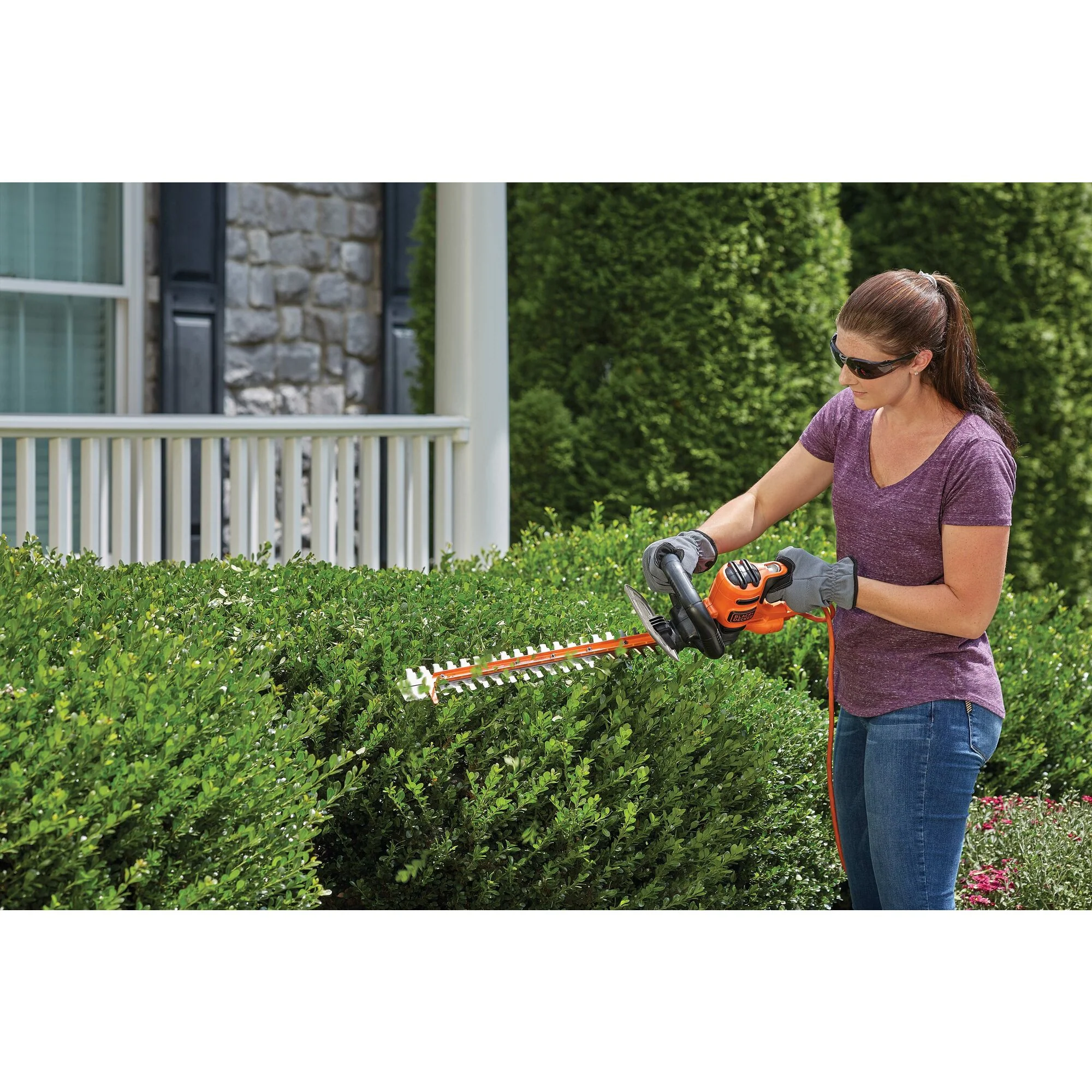 718-hedge-trimmer-with-sawblade-electric-22-inch-3.webp Hedge Trimmer With Sawblade, Electric, 22-Inch