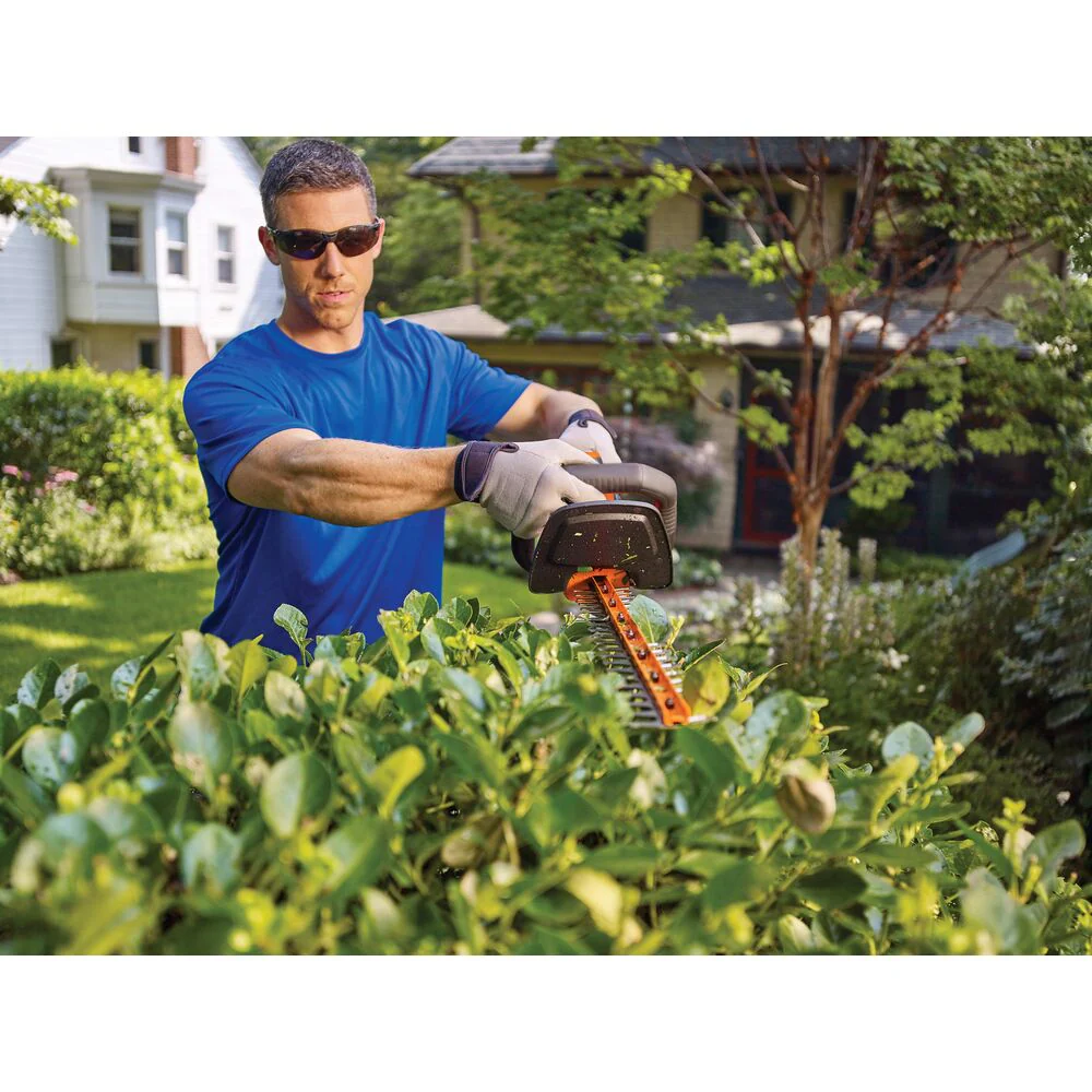 40V MAX* POWERCOMMAND™ Cordless 24 Inch Hedge Trimmer with POWERCUT™, Battery and Charger Included