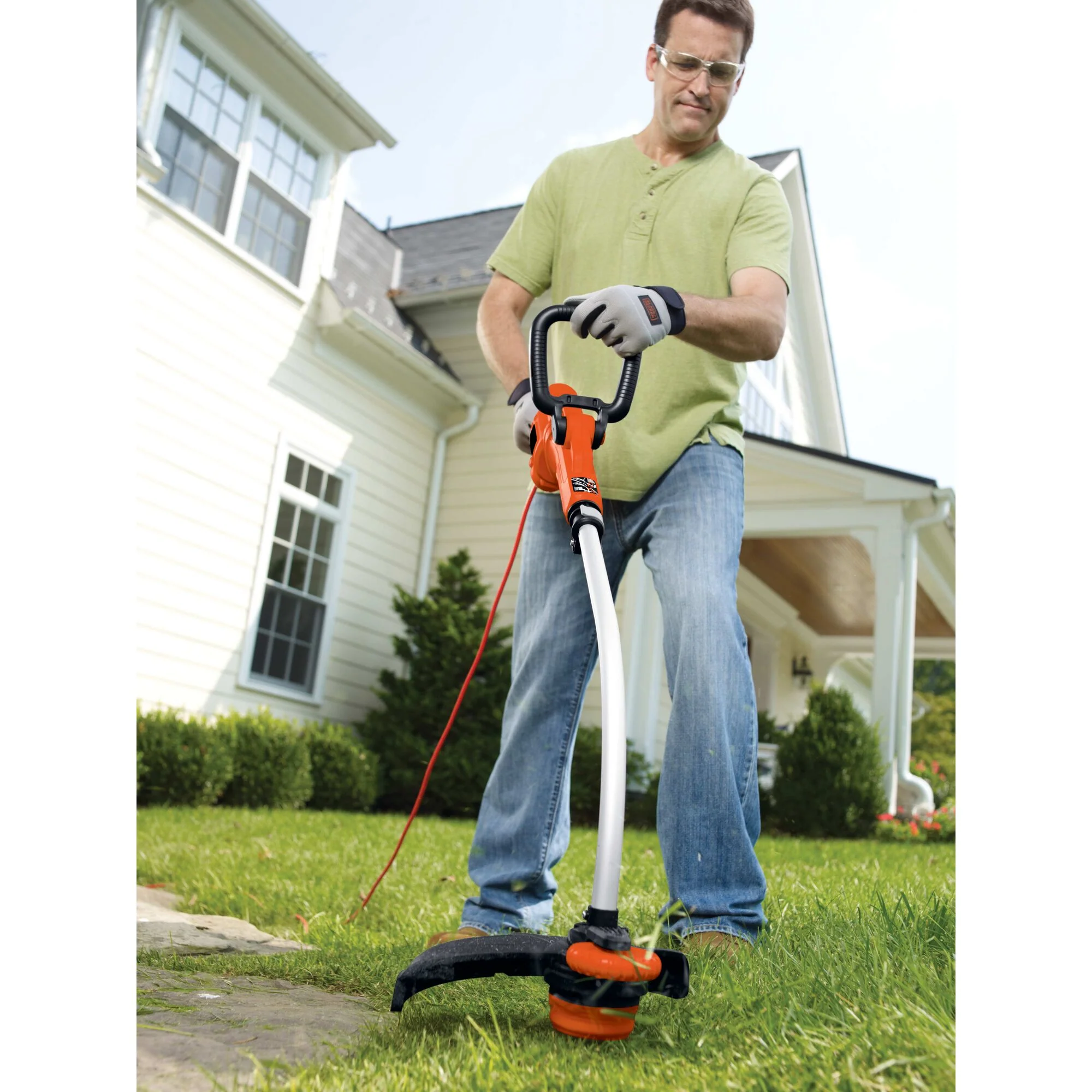812-string-trimmer-7-5-amp-14-inch-3.webp String Trimmer, 7.5-Amp, 14-Inch
